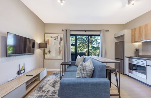 Greater Johannesburg Metropolitan Area Apartamento | Hotel Comfort Meets Home |Modern Bryanston Retreat