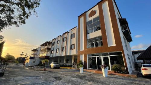 Las Lajas Hotel | Hotel Coronado Inn