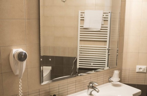 Cavriago Hotel | Hotel Corte Business