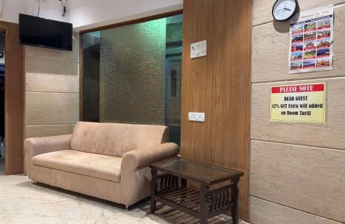 Khattalwada Hotel | Hotel Crystal Palace-US Embassy BKC