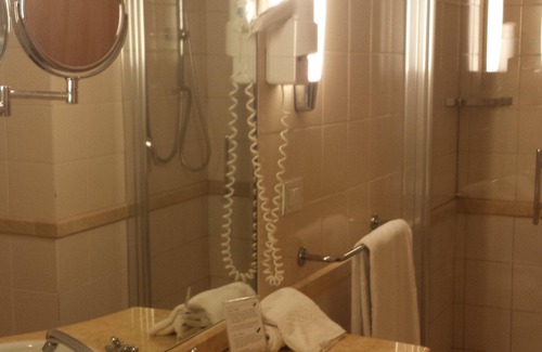 Marina District Hotel | Hotel Due Colonne