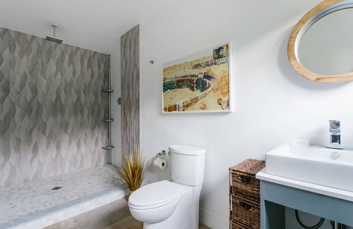 Warm Sands Hotel | Hotel El Cid by AvantStay – Mid-Century Charm with Poolside Cabanas