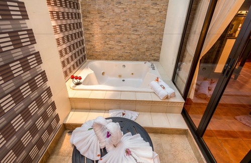 Aguas termales de Arenal Hotel | Hotel El Silencio del Campo