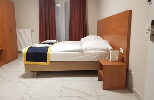 Roedelheim Hotel | Hotel Emiliana am Bahnhof