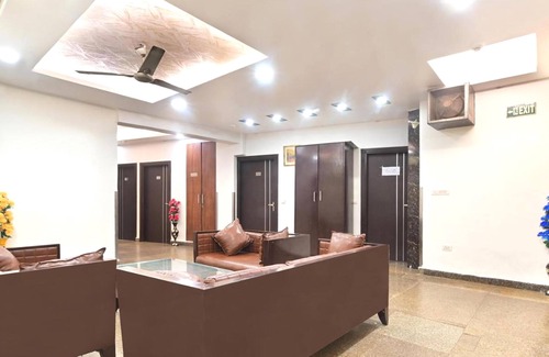 Paharganj Hotel | Hotel Emporio