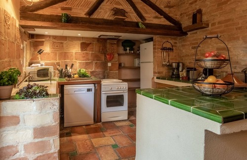 Beaucaire Hotel | HOTEL et APPARTEMENTS DOMAINE DES CLOS - Teritoria