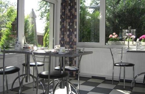 Heiligenhaus Hotel | Hotel Garni Haus Schönberger