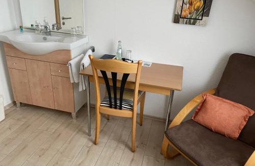 Langenholdinghausen Cama Y Desayuno | Hotel Garni-Tell