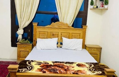 Azad Kashmir Hotel | Hotel Golden Eyes & Restaurant