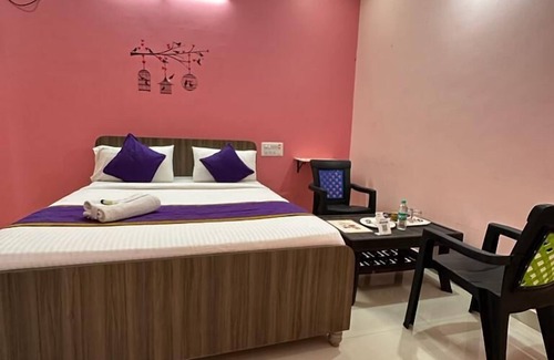 Electronics City Cabina | Hotel Golden Suites