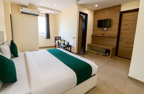 Mahipalpur Hotel | Hotel Good Lucky by JMD Group Near Delhi IGI Airport