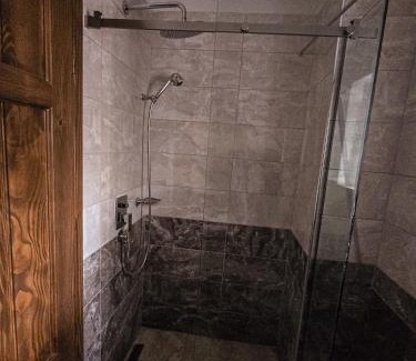 Berat Cama Y Desayuno | Hotel Gorica - UNESCO quarter