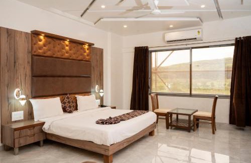 Maliwada Hotel | Hotel Grand Sarowar and Shakuntal Lawns