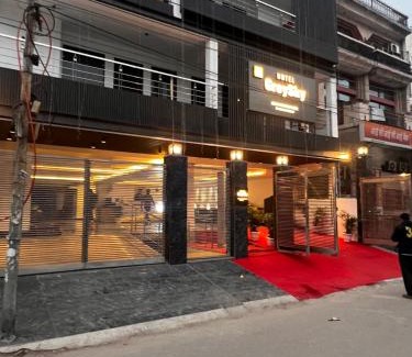 Anand Vihar Hotel | Hotel Grey Sky