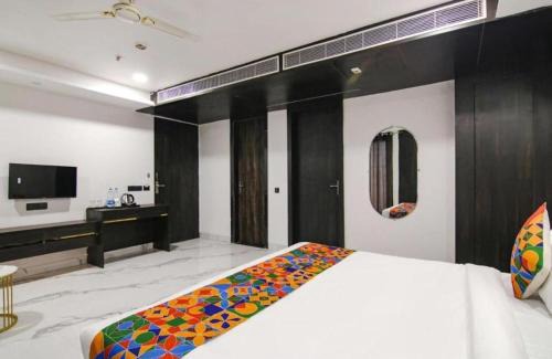 Anand Vihar Hotel | Hotel Grey Sky