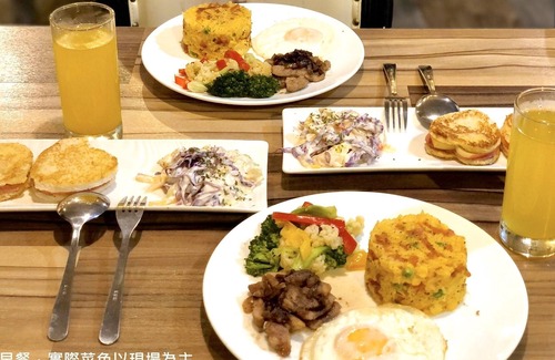 Central District Hotel | Hotel Half