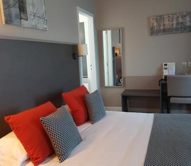 Coutras Hotel | Hotel Henri IV