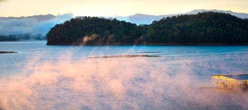 Gatlinburg Hotel | Hotel Indigo Gatlinburg Downtown by IHG