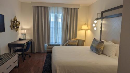 Southside Hotel | Hotel Indigo Jacksonville-Deerwood Park by IHG