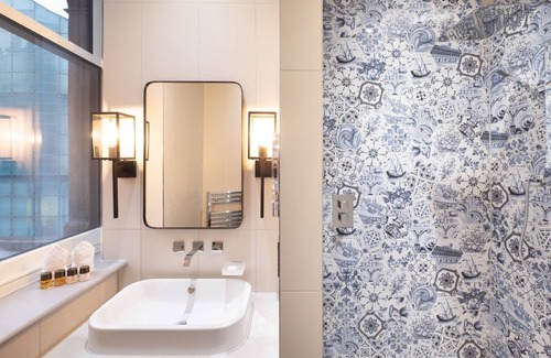 Manchester City Centre Hotel | Hotel Indigo Manchester - Victoria Station by IHG