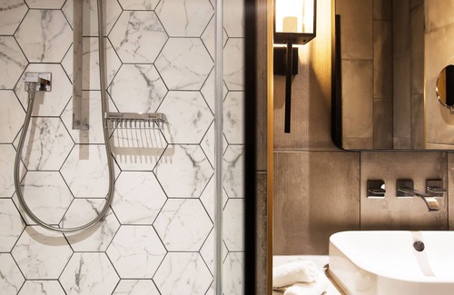 Manchester City Centre Hotel | Hotel Indigo Manchester - Victoria Station by IHG