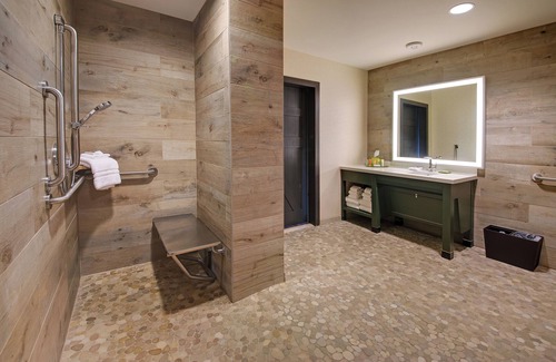 Traverse City Hotel | Hotel Indigo Traverse City by IHG