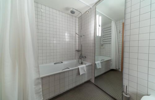 Isafjordur Hotel | Hotel Isafjördur - Torg