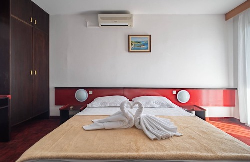 Cove Rogacic Casa | Hotel Issa - Double Room Park View 20