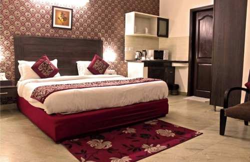 Jasola Hotel | Hotel Jashn Inn near Apollo Hospital, Delhi