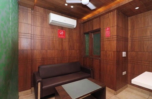 Jasola Hotel | Hotel Jashn Inn near Apollo Hospital, Delhi