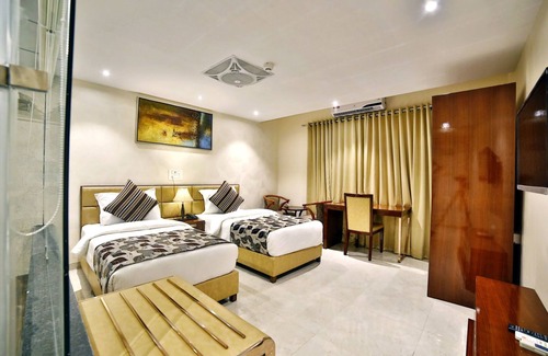 Surat Hotel | Hotel Kings Heritage