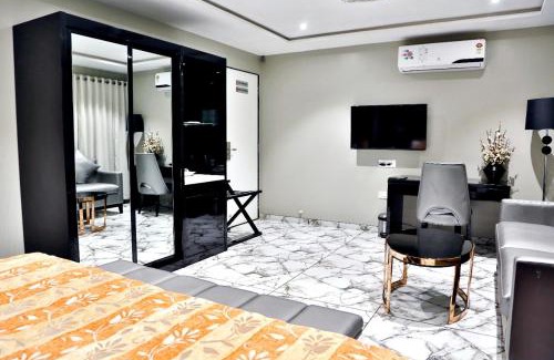 Surat Hotel | Hotel Kings Heritage Surat