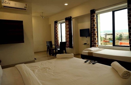 Nashik Hotel | Hotel Krushna Express Inn