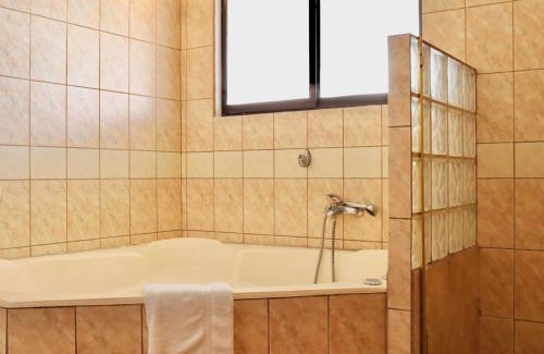 Amón Hotel | Hotel La Amistad