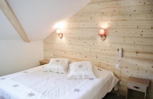 Saint-Francois-Longchamp Hotel | Hotel Lac Bleu 1650