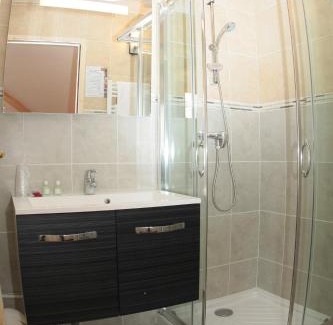 Saint-Francois-Longchamp Hotel | Hotel Lac Bleu 1650