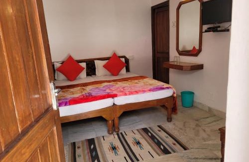 Khajuraho Hotel | Hotel Lakeside