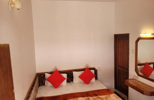 Khajuraho Hotel | Hotel Lakeside