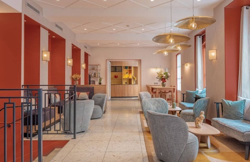 Quartier de la Folie-Mericourt Hotel | Hotel Le Mareuil