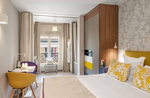 Quartier de la Folie-Mericourt Hotel | Hotel Le Mareuil