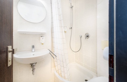 Old Town Hotel | Hotel Leonet