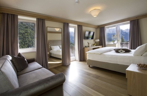 Madonna di Campiglio Hotel | HOTEL LORENZETTI