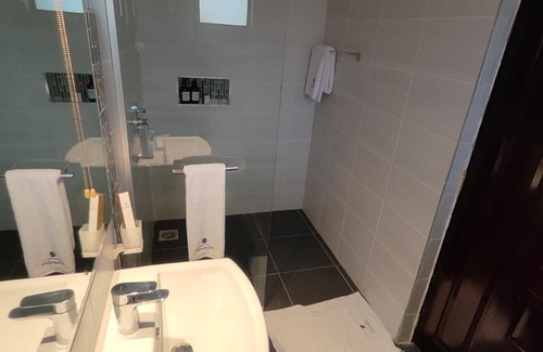 Siaya Cama Y Desayuno | Hotel Lourdes Siaya