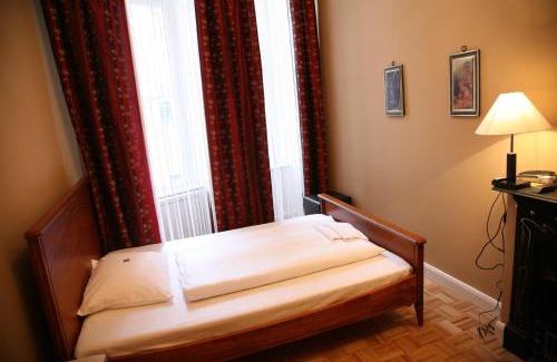 West Berlin Centre Hotel | Hotel-Maison Am Olivaer Platz