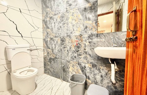 Ujjain Hotel | Hotel Malay - near Temple & Rail Station