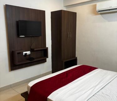 Sindhi Camp Casa | Hotel Manmohakh Grand