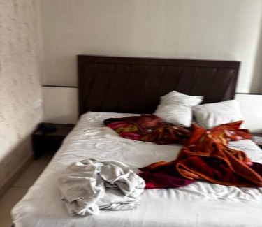 Sindhi Camp Casa | Hotel Manmohakh Grand