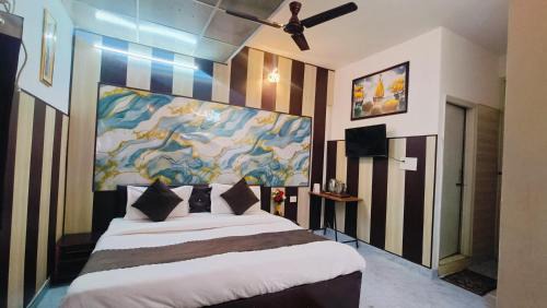 Chhatarpur Hotel | Hotel Mannat - Near Thyagaraj Sports Complex
