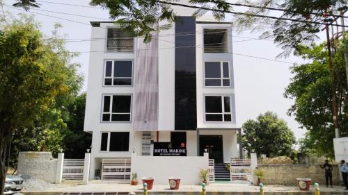 Varanasi Hotel | Hotel MARINE