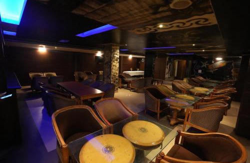 Sindhi Camp Hotel | Hotel Maru Casa